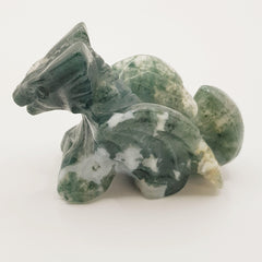 Mini Schutzdrache aus Moosachat - World of Crystals