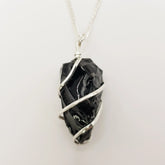 Schwarzer Obsidian-Rohstein Halskette – 3-4cm, Handgefertigt - World of Crystals