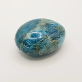 Blauer Apatit-Palmstein – 5cm, Handgefertigt - World of Crystals