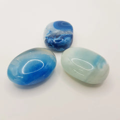 Blauer Onyx-Palmstein – 5cm, Handgefertigt - World of Crystals