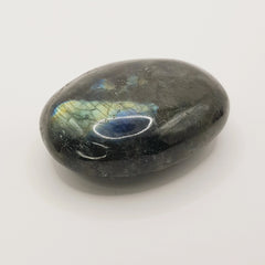 Labradorit-Palmstein – 5cm, Handgefertigt - World of Crystals