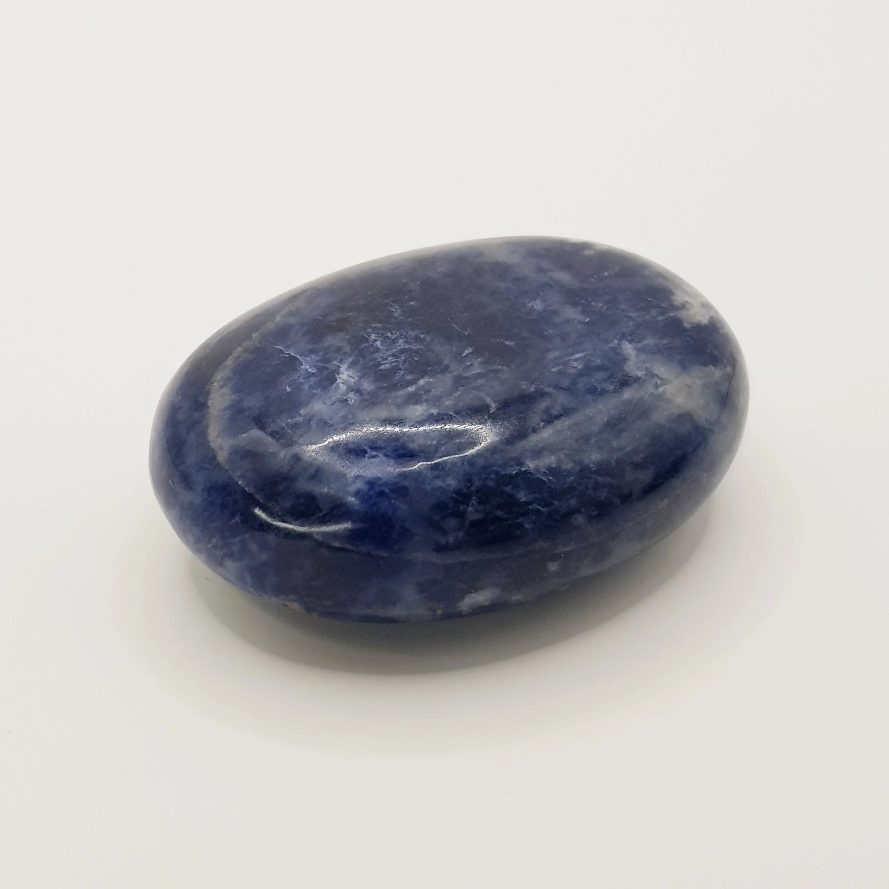 Sodalith-Palmstein – 5cm, Handgefertigt - World of Crystals