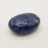Sodalith-Palmstein – 5cm, Handgefertigt - World of Crystals