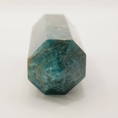 Blauer Apatit-Obelisk Turm – 5-15cm, Handgefertigt - World of Crystals