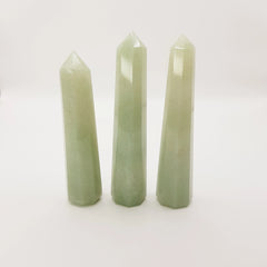 Grüner Aventurin-Obelisk Turm – 5-15cm, Handgefertigt - World of Crystals