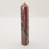 Rhodonit-Obelisk Turm – 5-15cm, Handgefertigt - World of Crystals