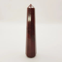 Roter Jaspis-Obelisk Turm – 5-15cm, Handgefertigt - World of Crystals
