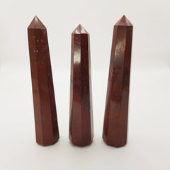 Roter Jaspis-Obelisk Turm – 5-15cm, Handgefertigt - World of Crystals