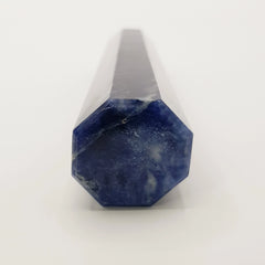 Sodalith-Obelisk Turm – 5-15cm, Handgefertigt - World of Crystals