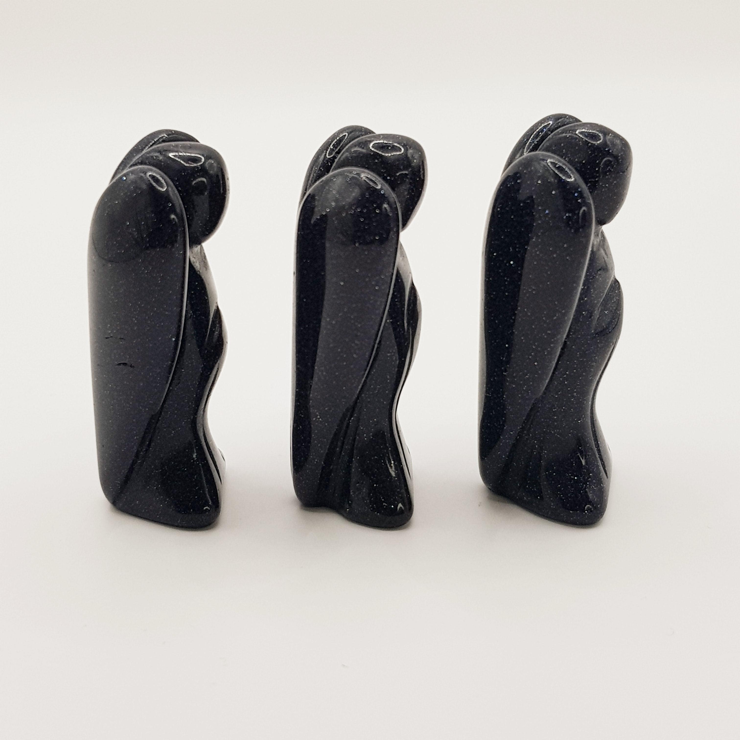 Schutzengel aus Blauem Sandstein - World of Crystals