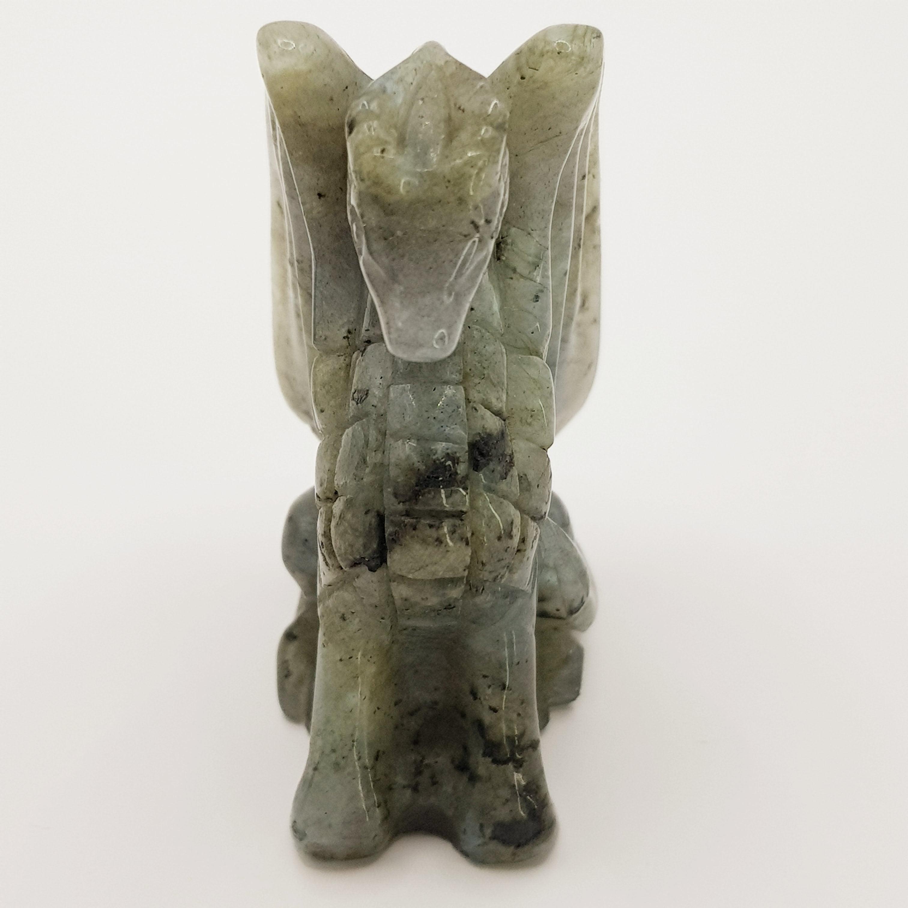 Wächterdrache aus Labradorit - World of Crystals