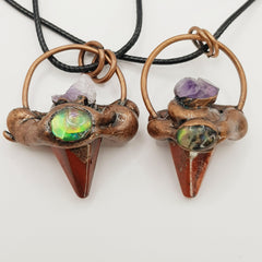 Energie-Amulett mit Roter Jaspis-Spitze