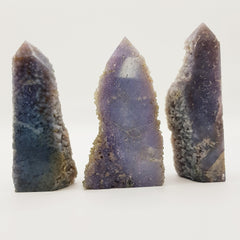 Kristallturm aus Traubenachat – 7-11cm, Handgefertigt - World of Crystals