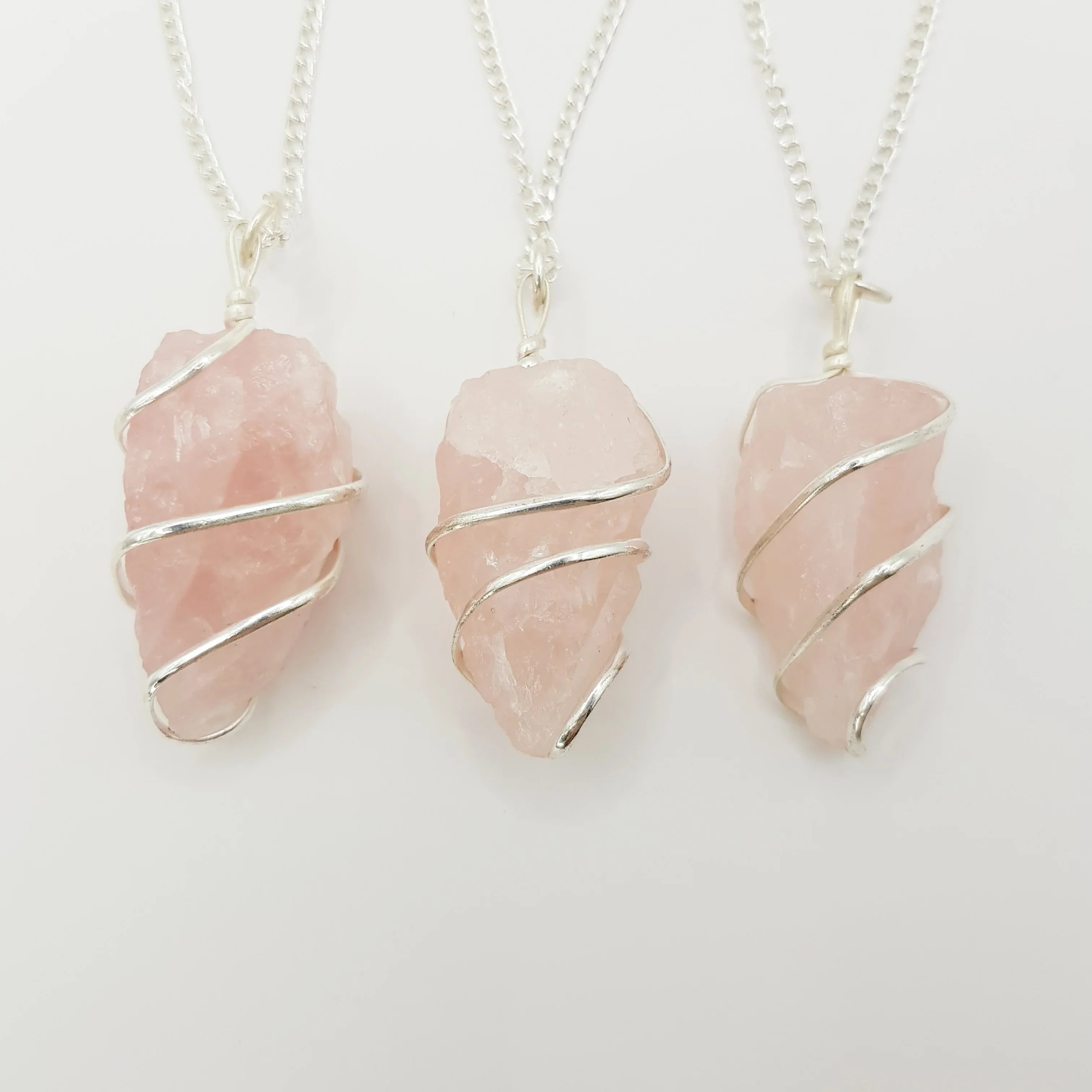 Rosenquarz-Rohstein Halskette – 3-4cm, Handgefertigt - World of Crystals