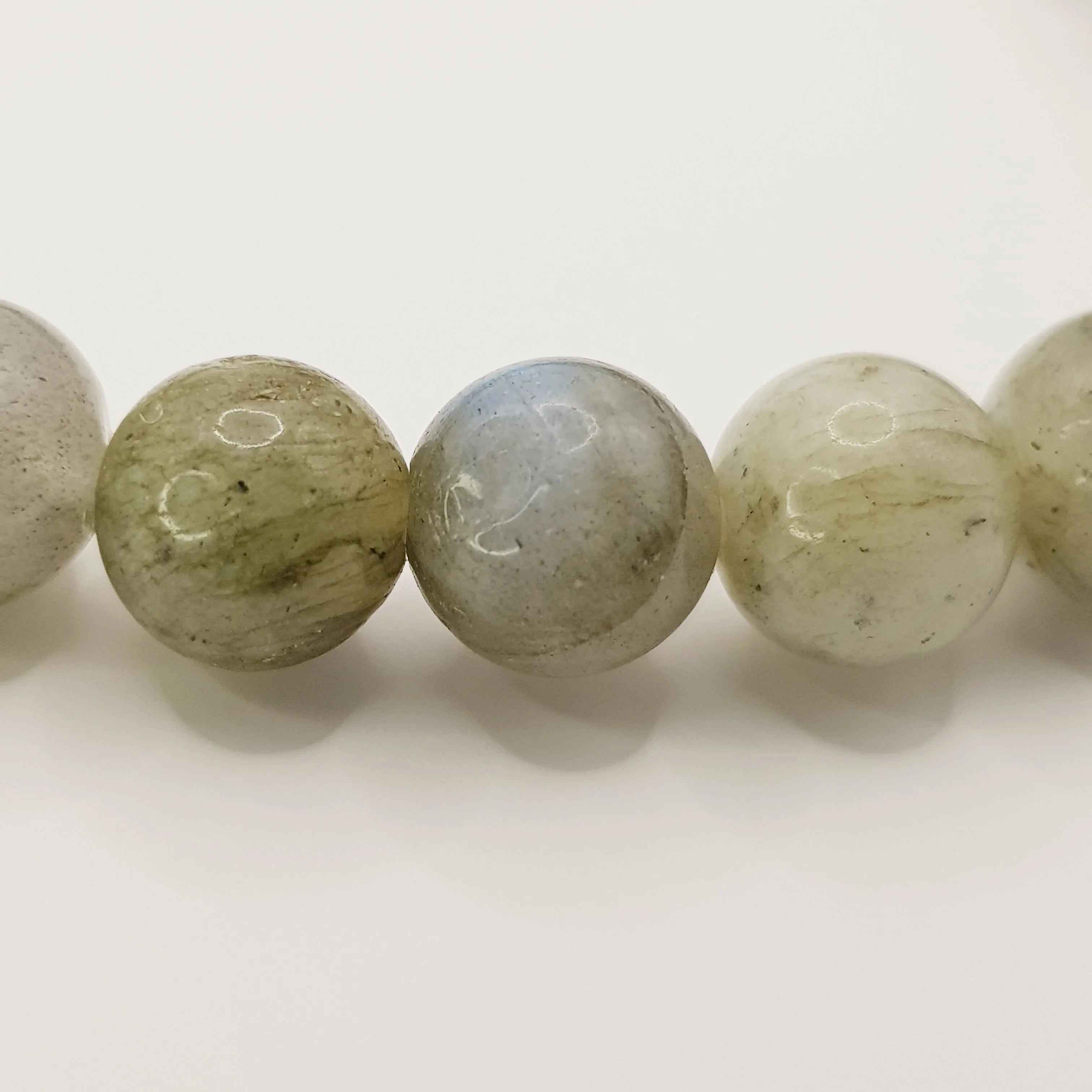 Labradorit-Perlenarmband – One-Size, Dehnbar, Handgefertigt - World of Crystals