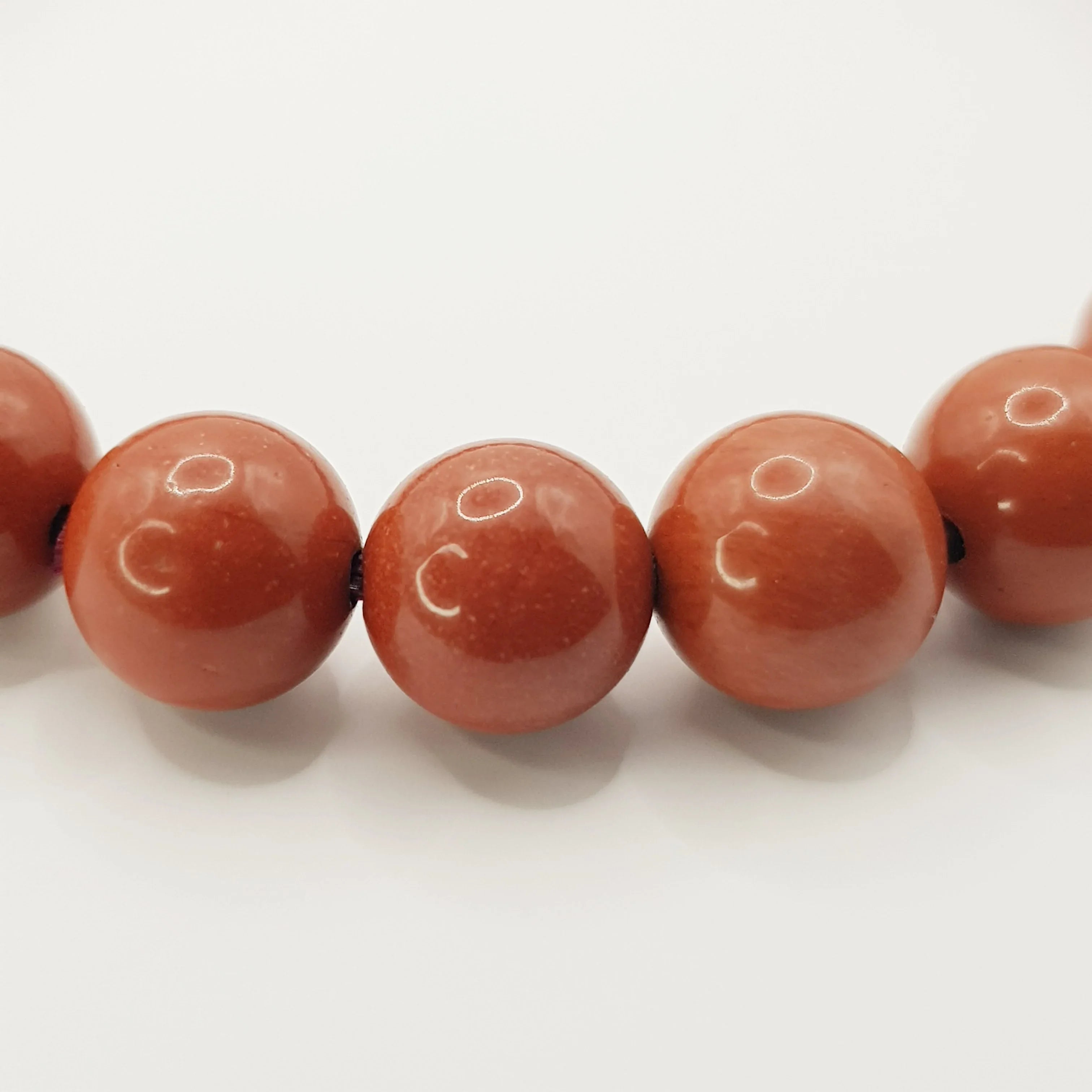 Roter Jaspis-Perlenarmband – One-Size, Dehnbar, Handgefertigt - World of Crystals