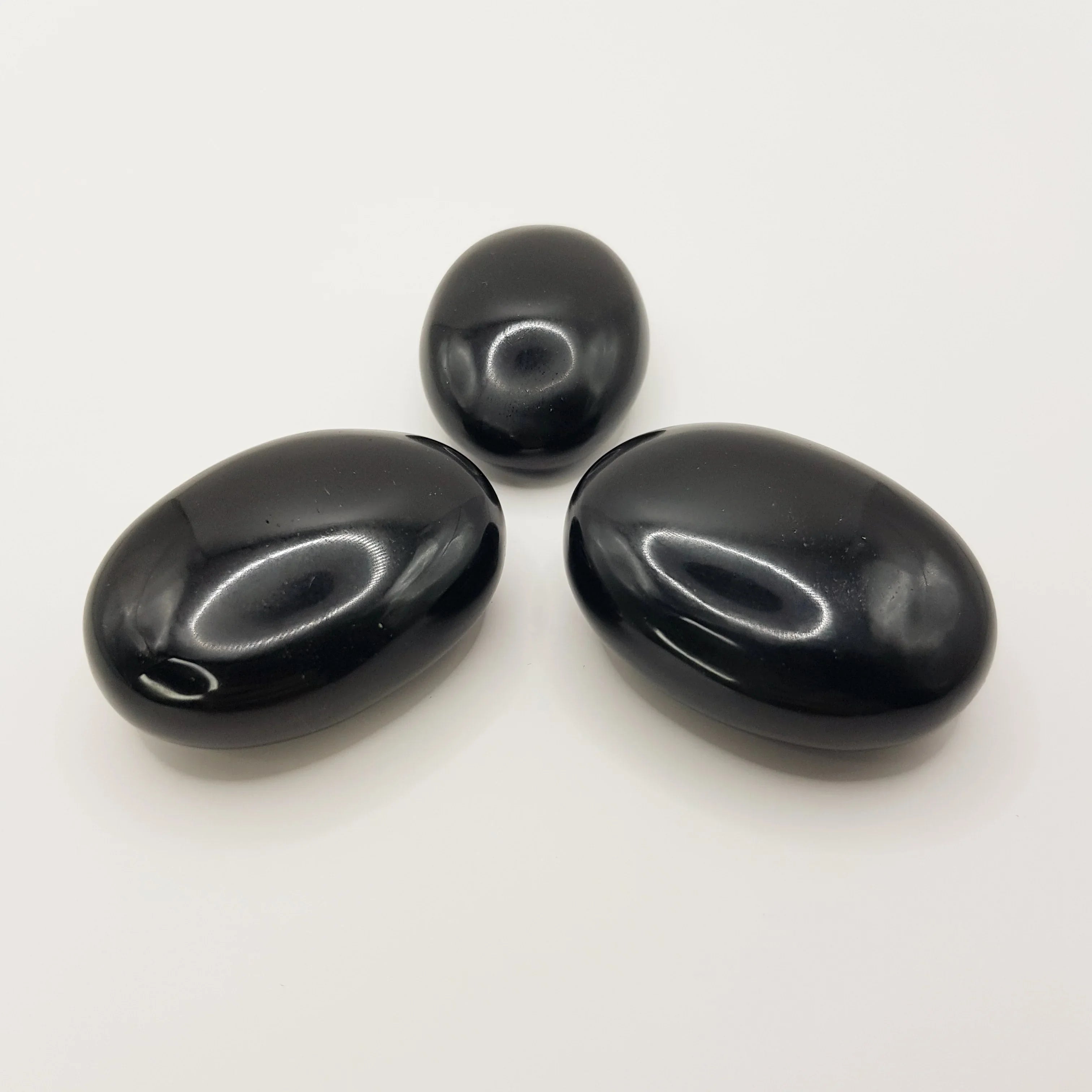 Schwarzer Obsidian-Palmstein – 5cm, Handgefertigt - World of Crystals