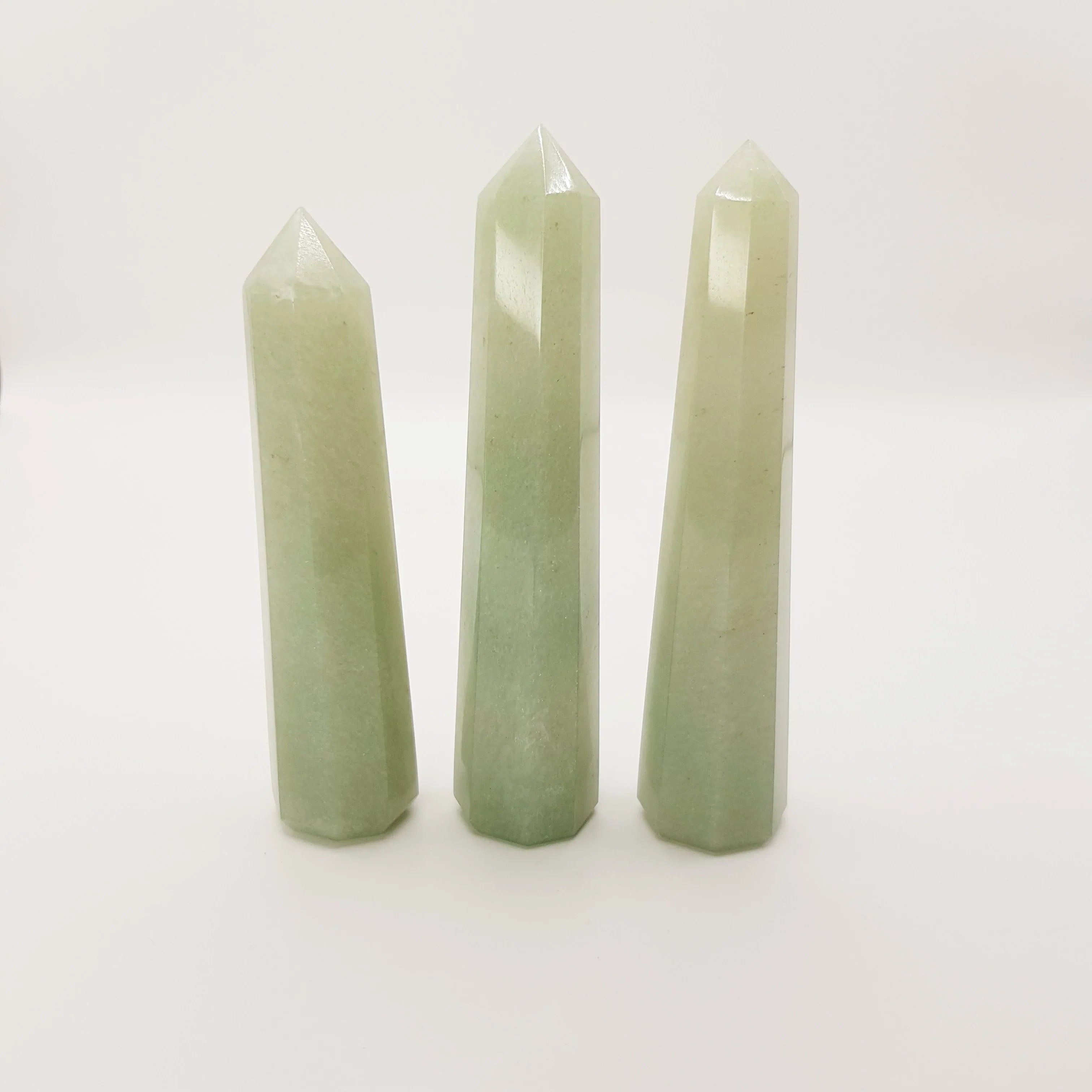 Grüner Aventurin-Obelisk Turm – 5-15cm, Handgefertigt - World of Crystals