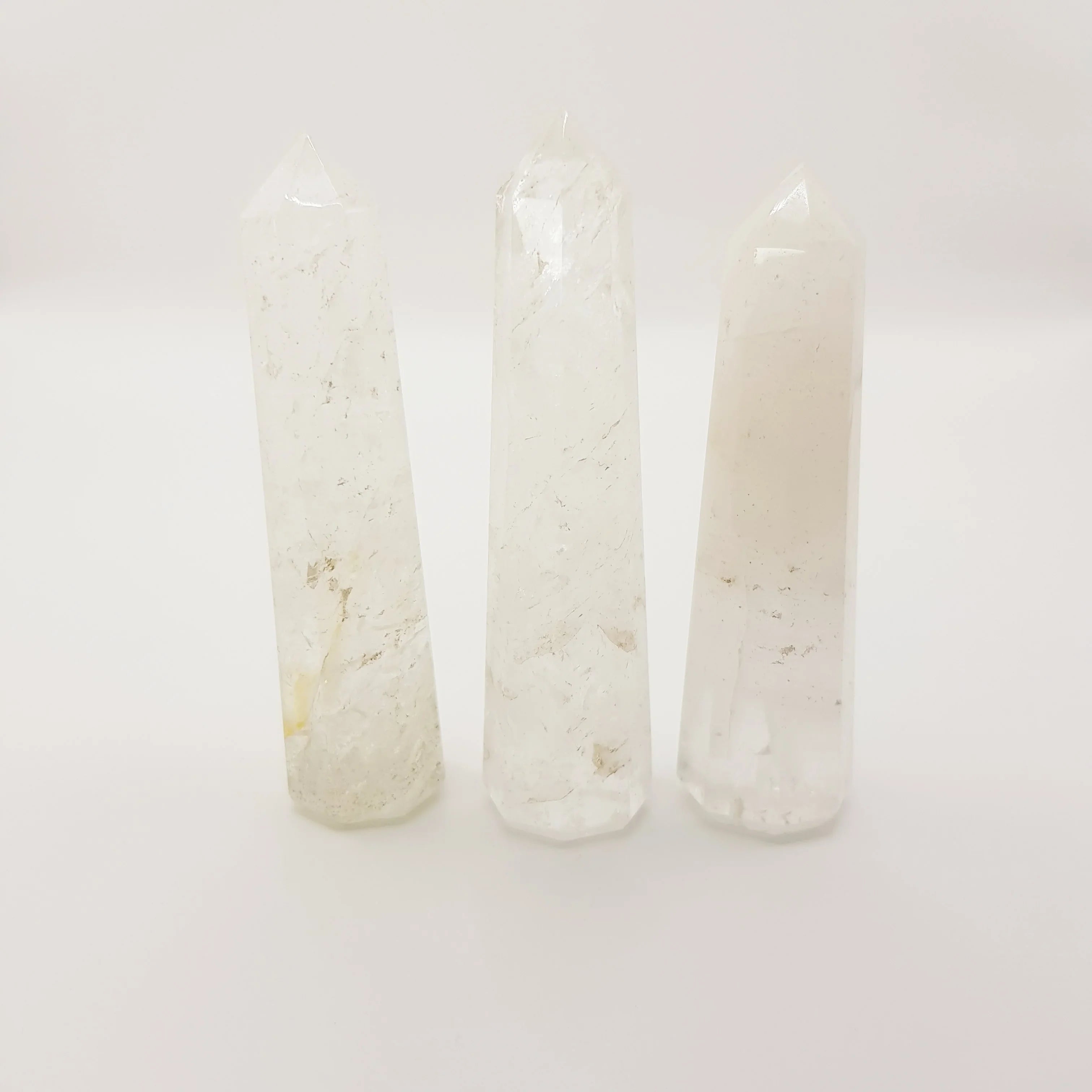 Klarer Quarz-Obelisk Turm – 5-15cm, Handgefertigt - World of Crystals