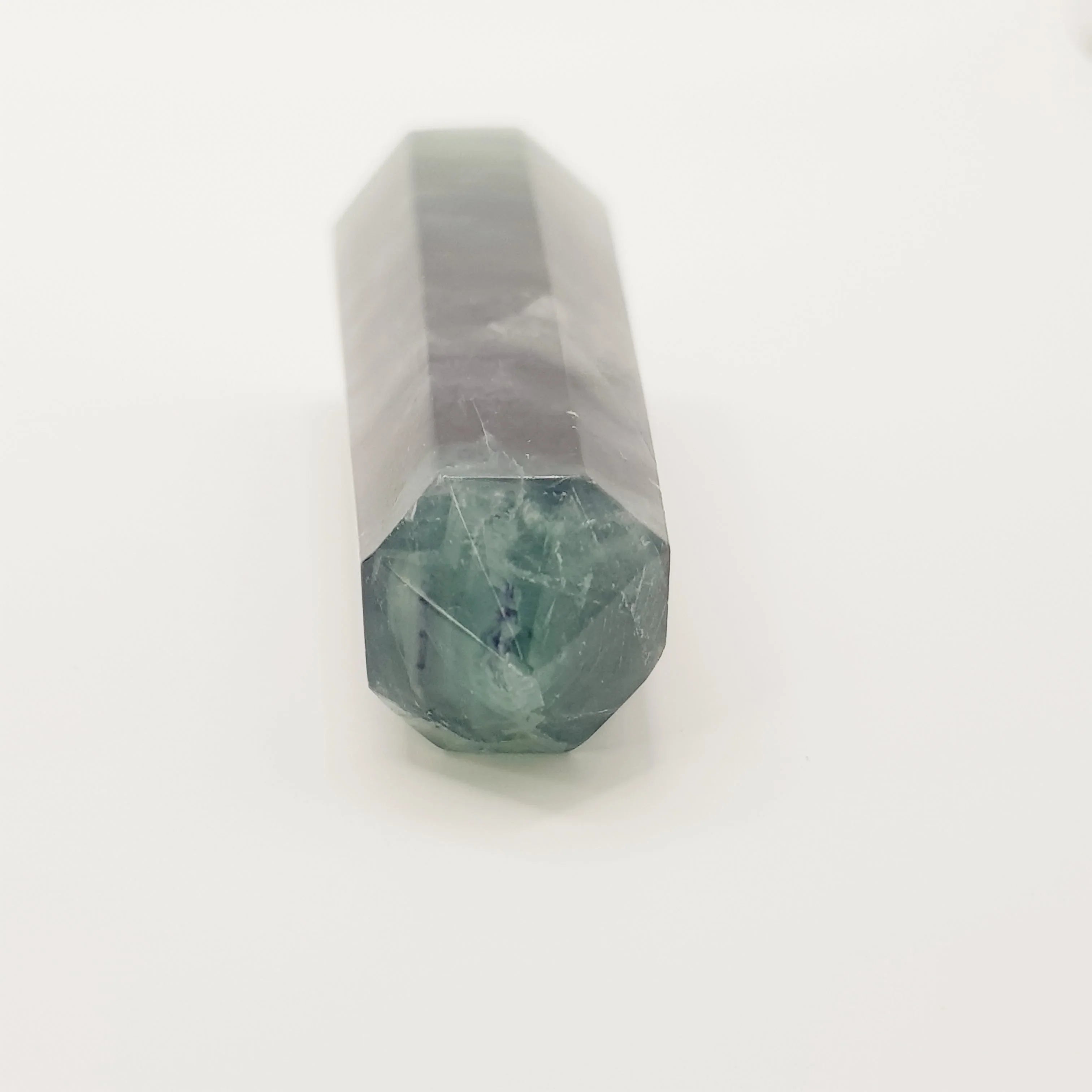 Regenbogen-Fluorit-Obelisk Turm – 5-15cm, Handgefertigt - World of Crystals