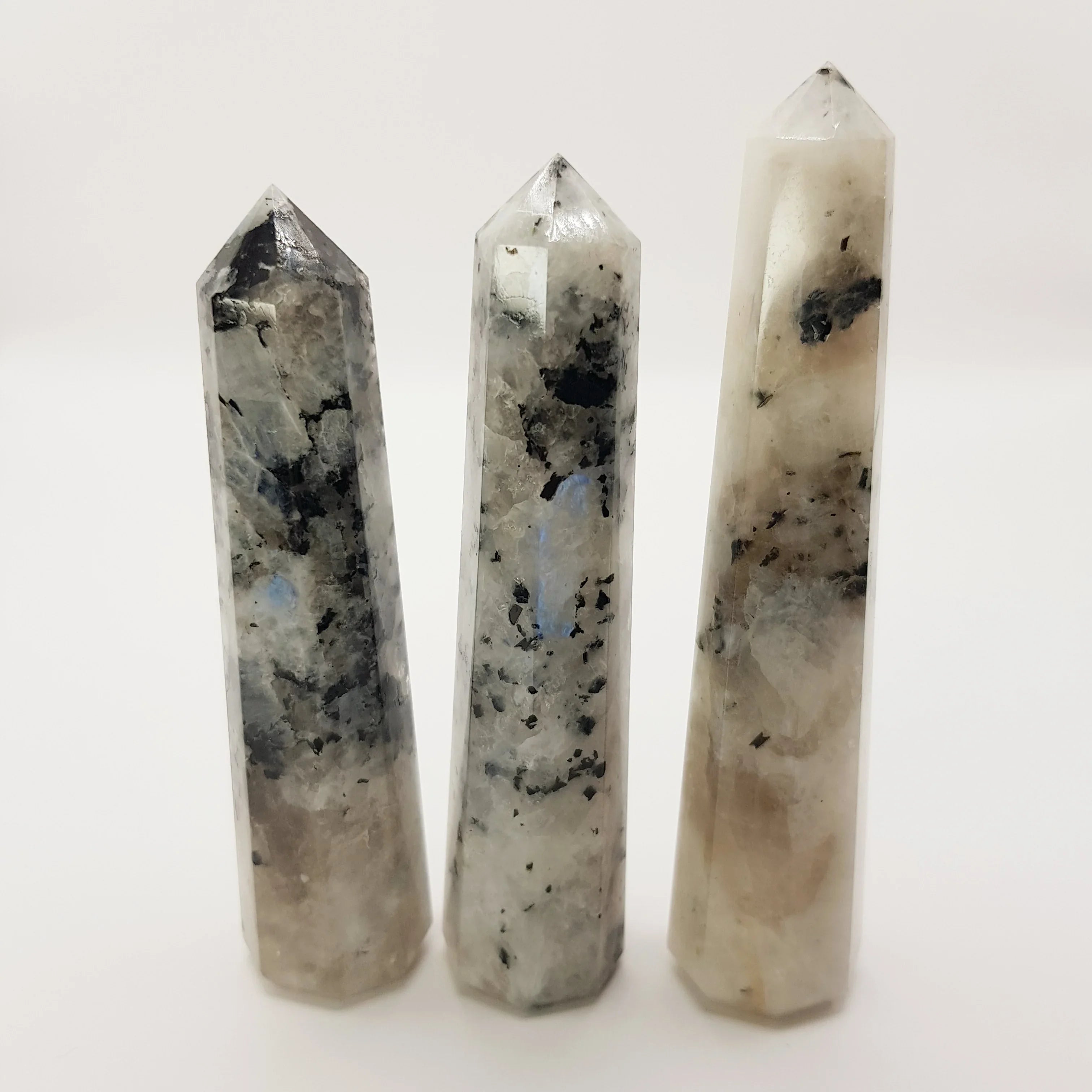 Regenbogen-Mondstein-Obelisk Turm – 5-15cm, Handgefertigt - World of Crystals