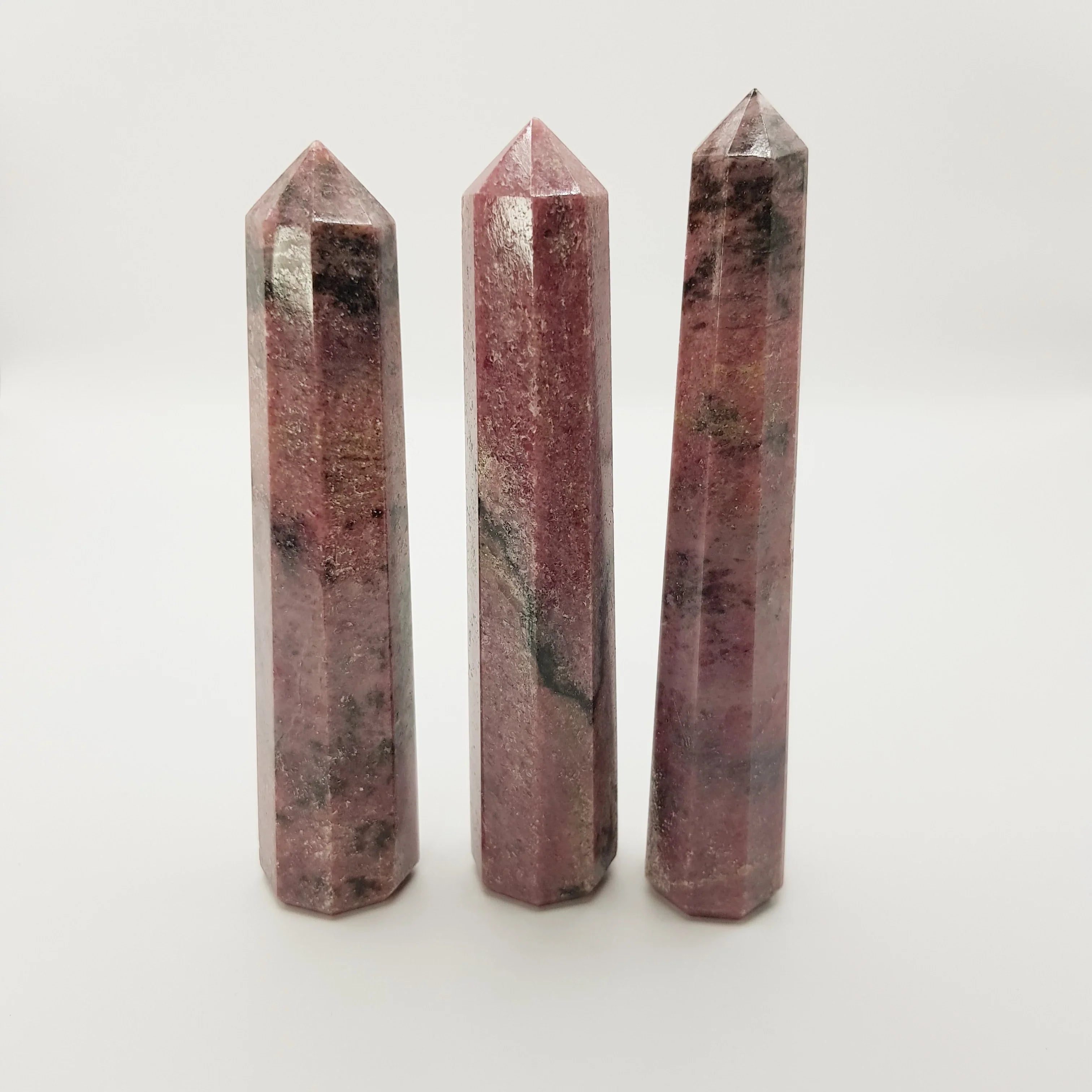 Rhodonit-Obelisk Turm – 5-15cm, Handgefertigt - World of Crystals