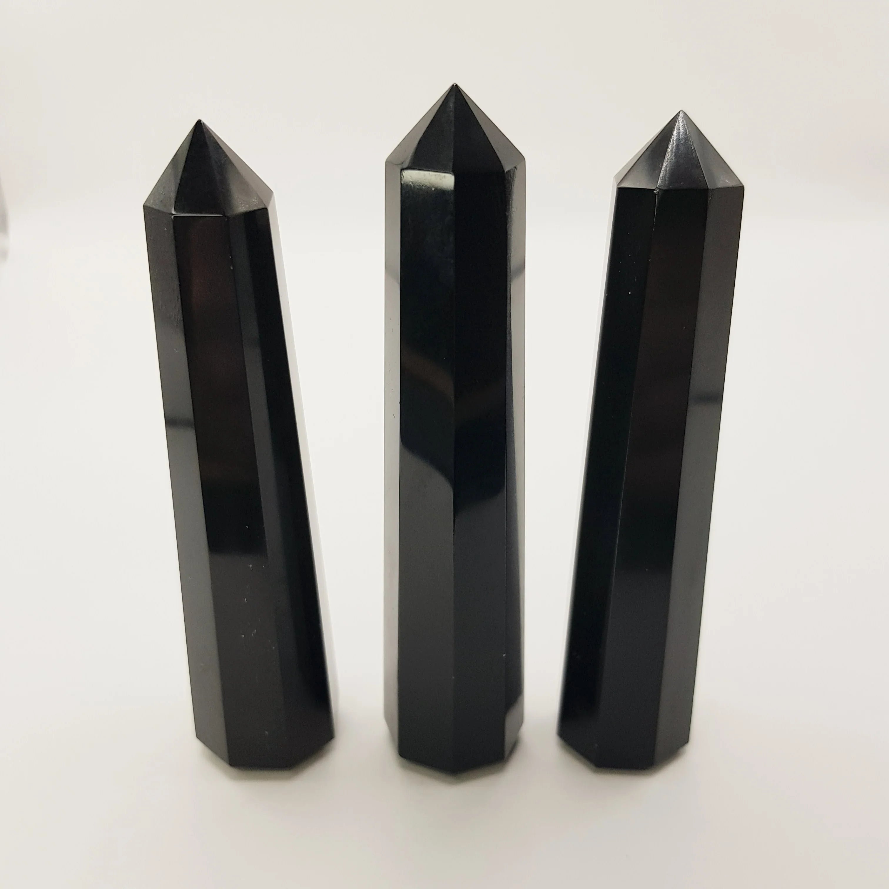 Schwarzer Obsidian-Obelisk Turm – 5-15cm, Handgefertigt - World of Crystals